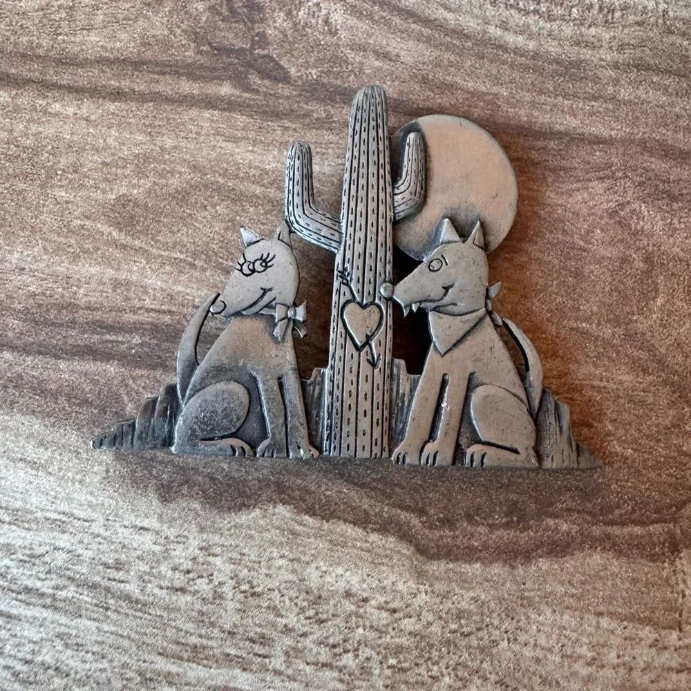 JJ Vintage Pin Brooch Wolves at Cactus w Heart Large Southwestern Style Pewter